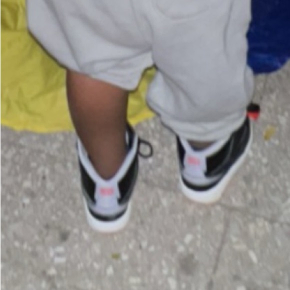 Retro 2s - Picture 2 of 3